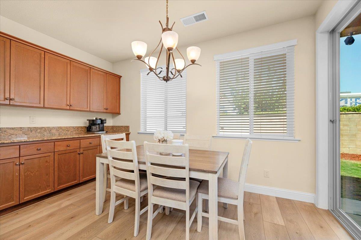 2481 S Via Versilia Dr, Fresno, CA 93727