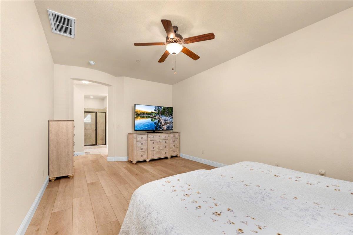 2481 S Via Versilia Dr, Fresno, CA 93727