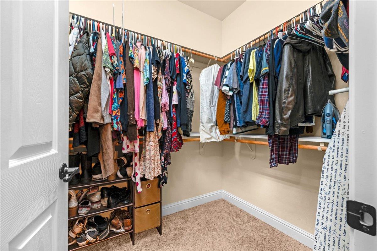 2481 S Via Versilia Dr, Fresno, CA 93727