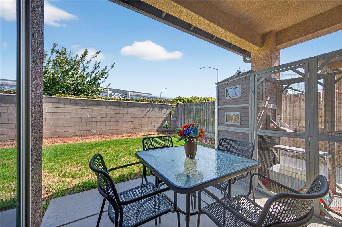 2481 S Via Versilia Dr, Fresno, CA 93727