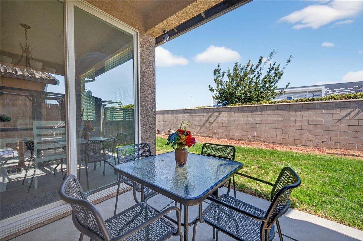 2481 S Via Versilia Dr, Fresno, CA 93727