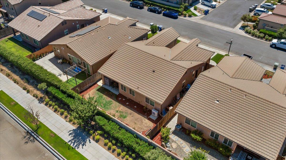 2481 S Via Versilia Dr, Fresno, CA 93727
