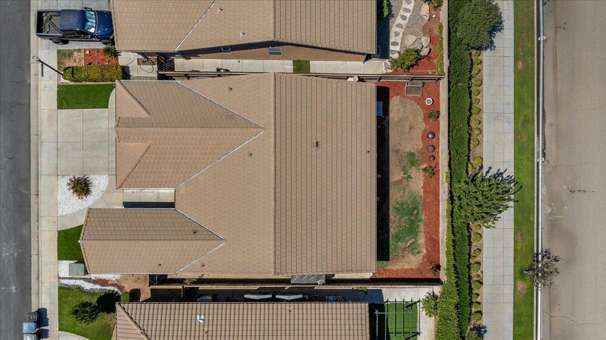 2481 S Via Versilia Dr, Fresno, CA 93727