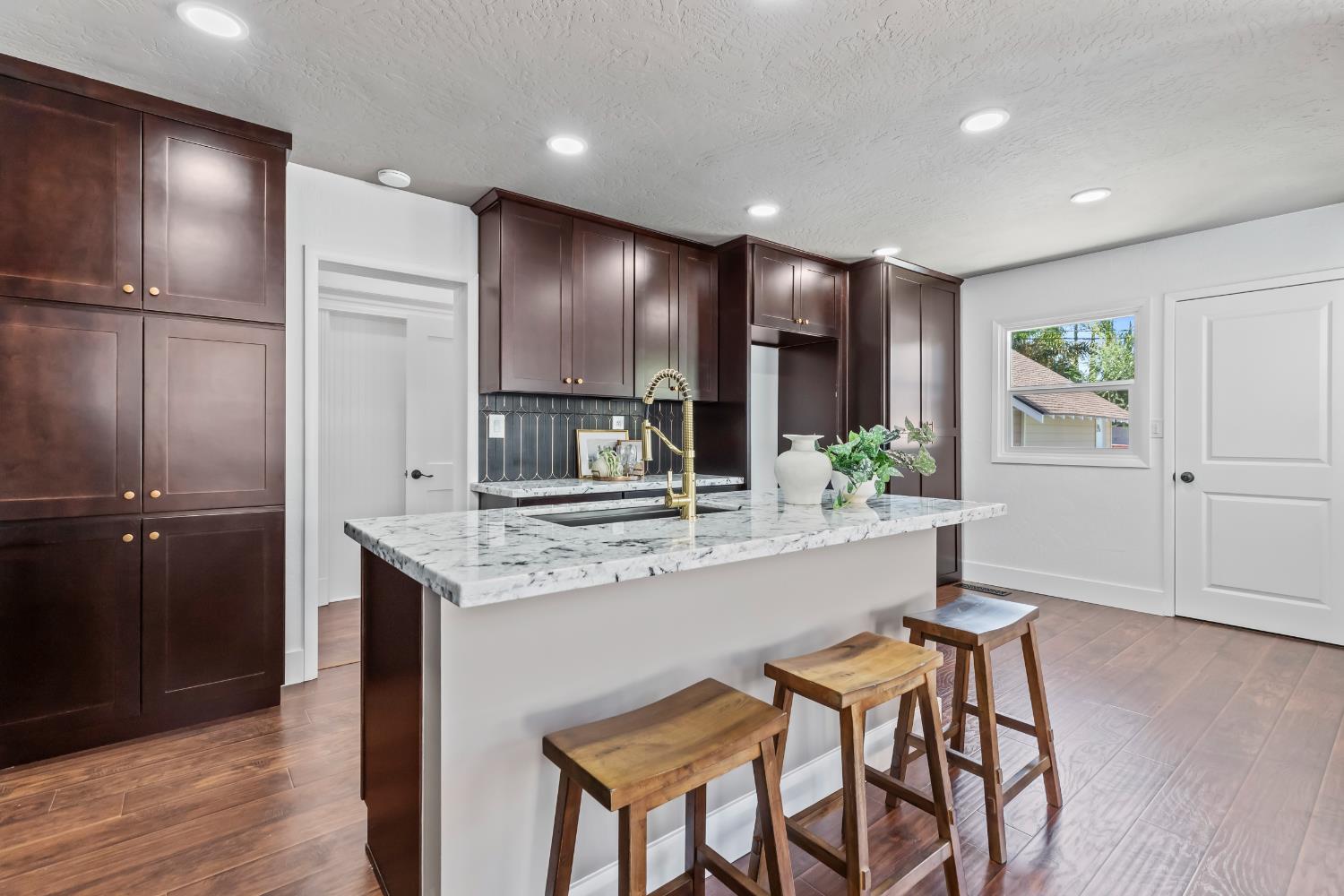 1487 N Echo Ave, Fresno, CA 93728