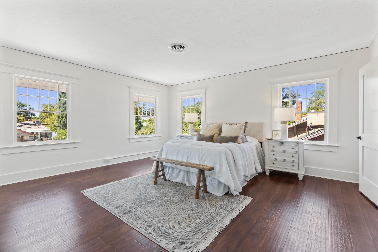 1487 N Echo Ave, Fresno, CA 93728