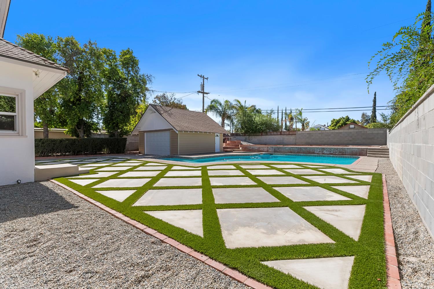 1487 N Echo Ave, Fresno, CA 93728