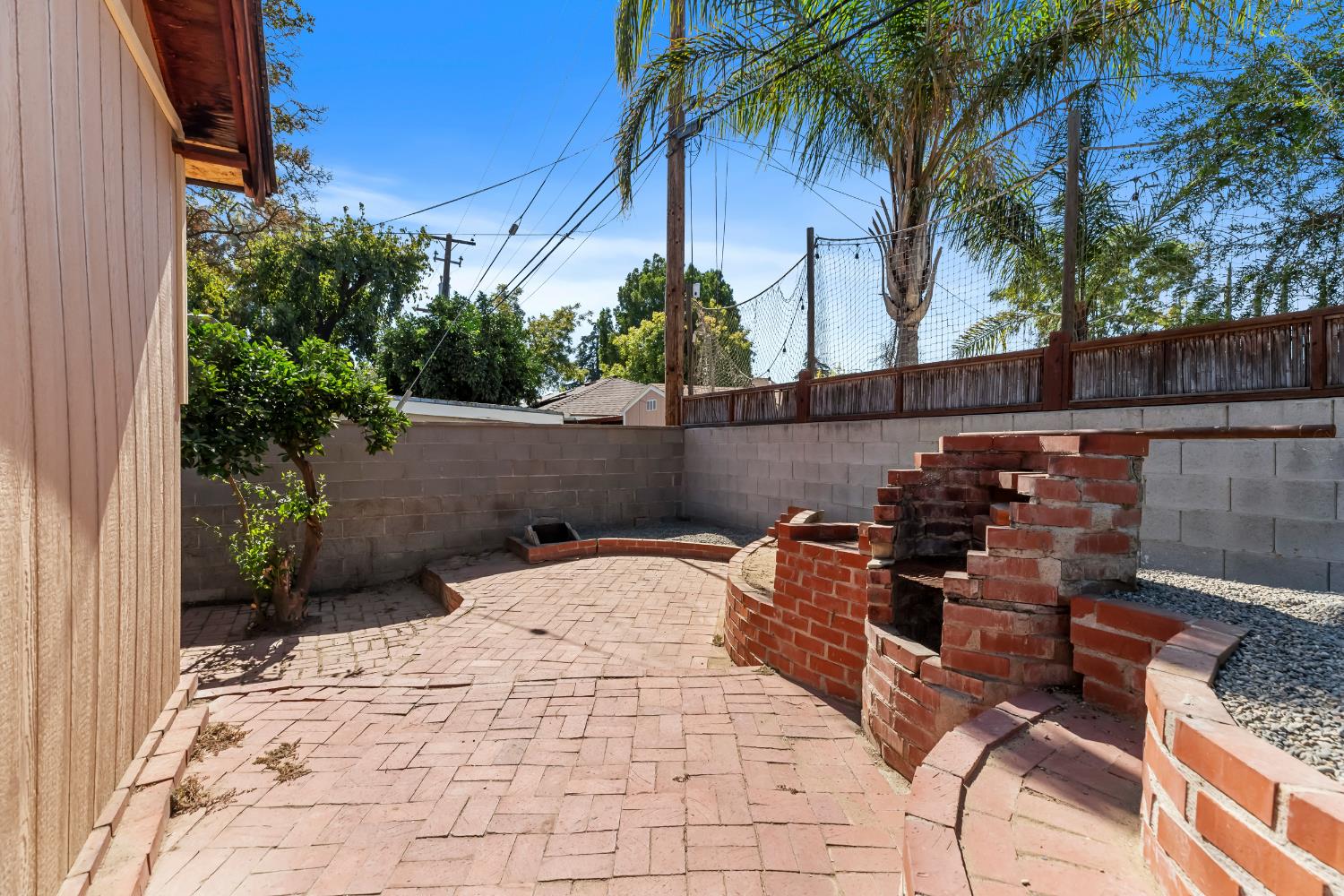 1487 N Echo Ave, Fresno, CA 93728