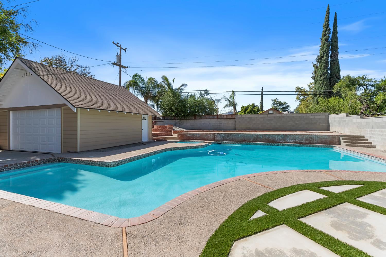 1487 N Echo Ave, Fresno, CA 93728