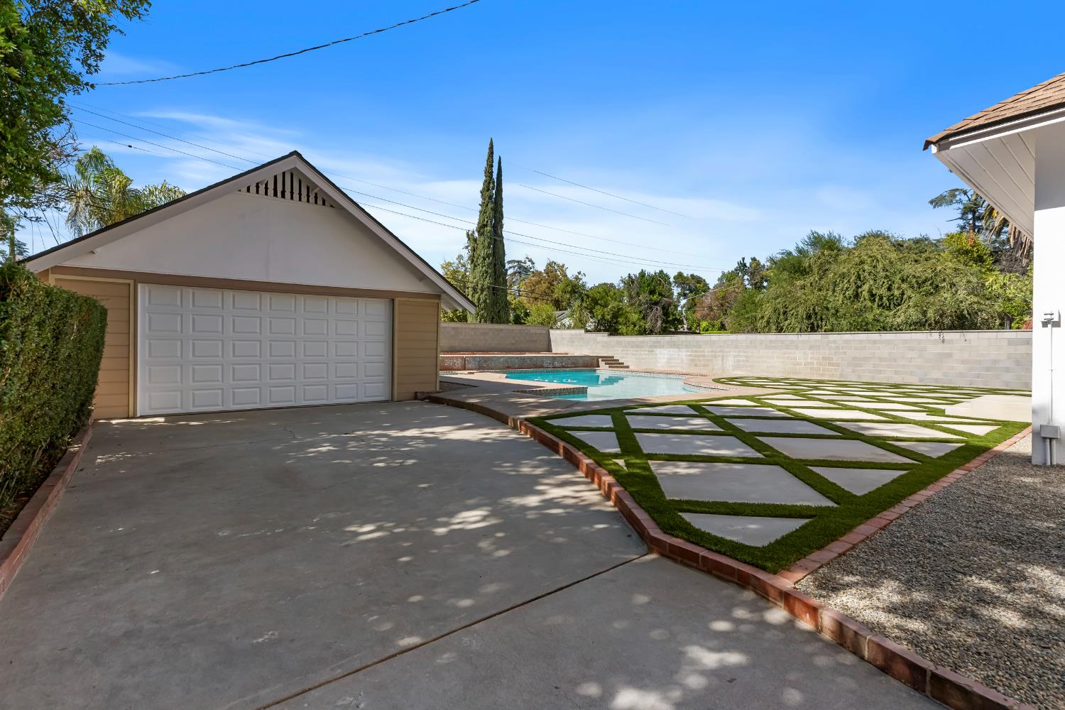 1487 N Echo Ave, Fresno, CA 93728
