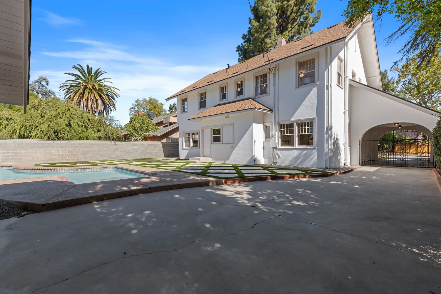 1487 N Echo Ave, Fresno, CA 93728