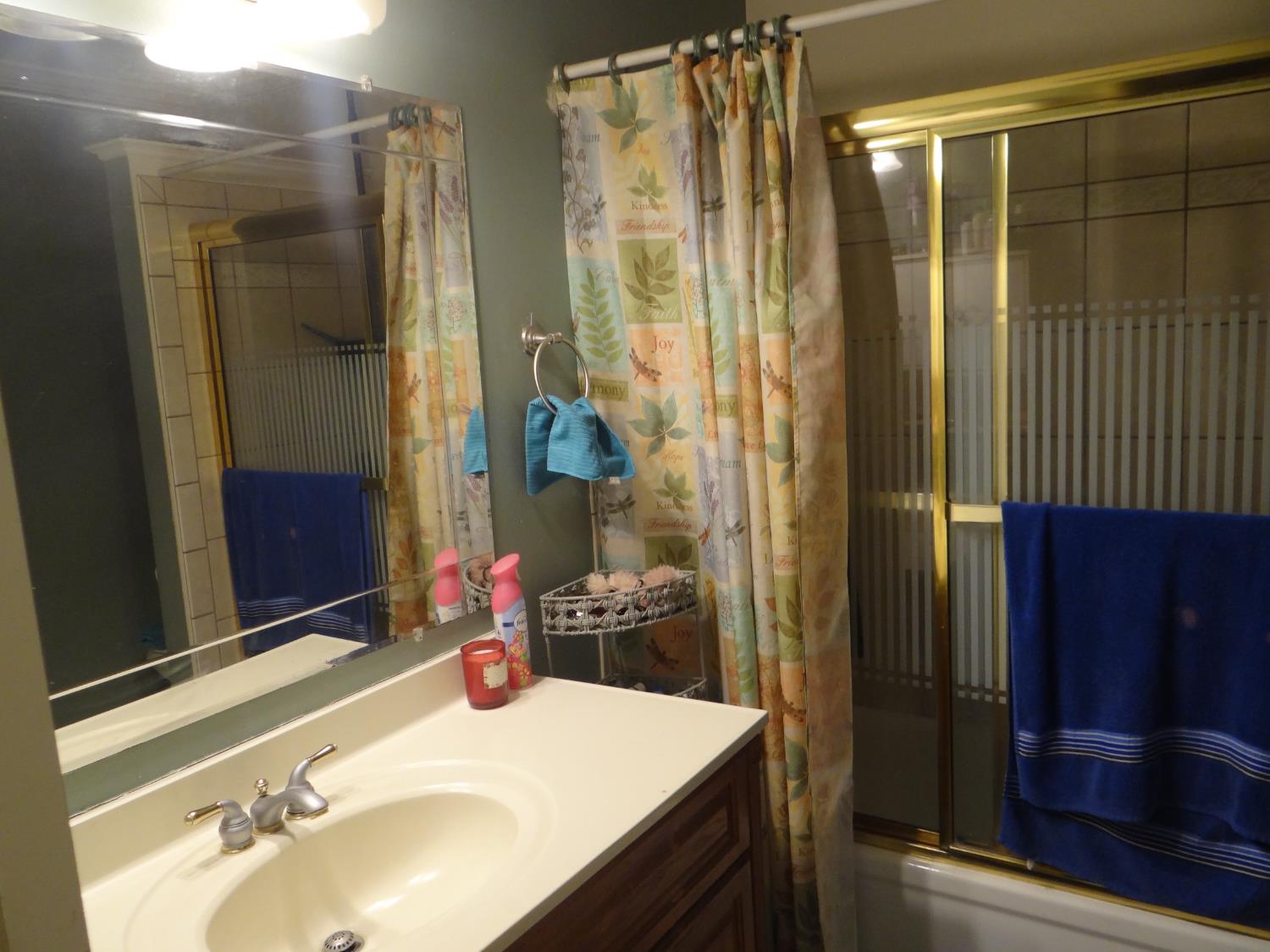 4445 N Emerson Ave, Fresno, CA 93705