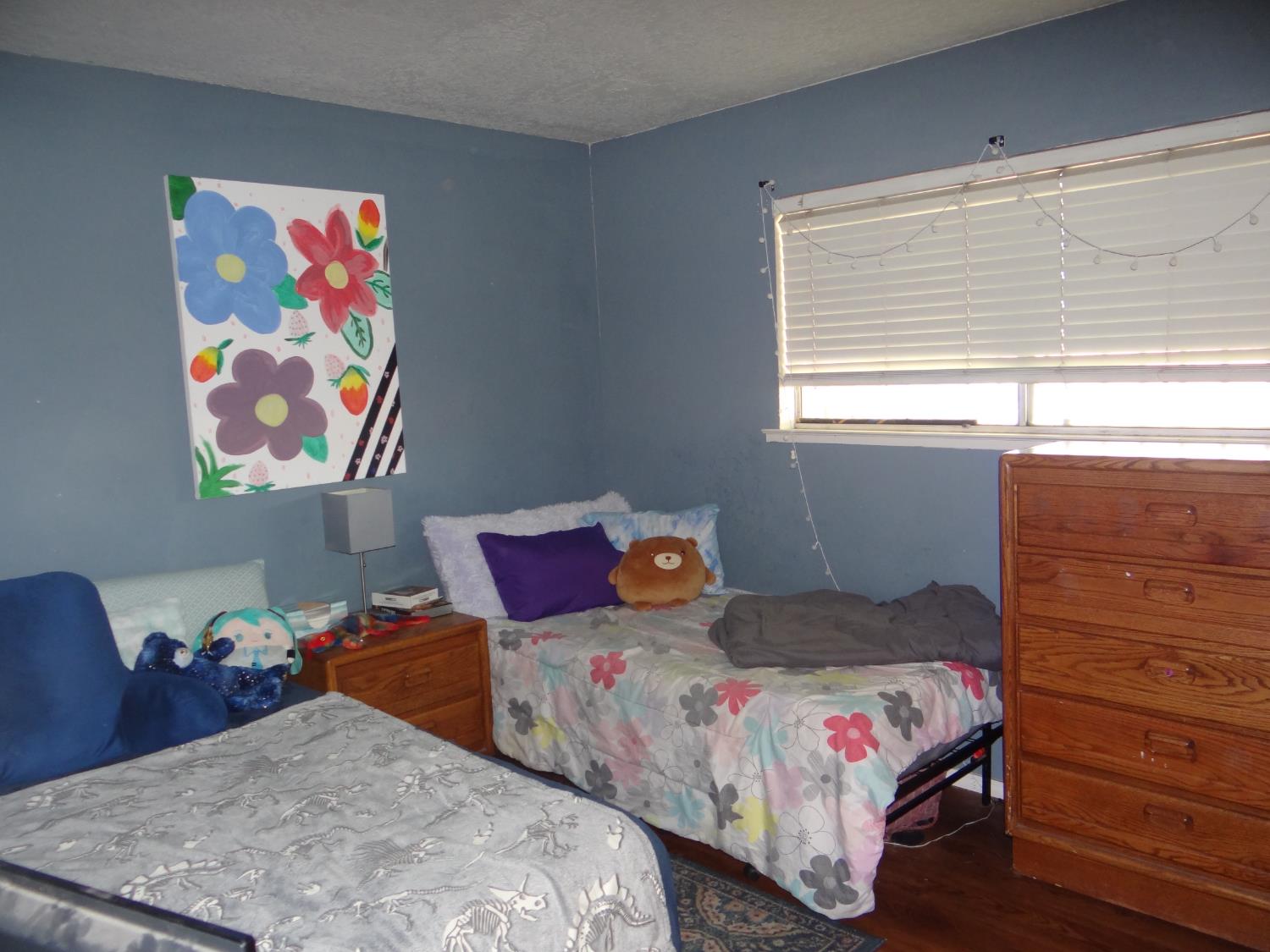 4445 N Emerson Ave, Fresno, CA 93705