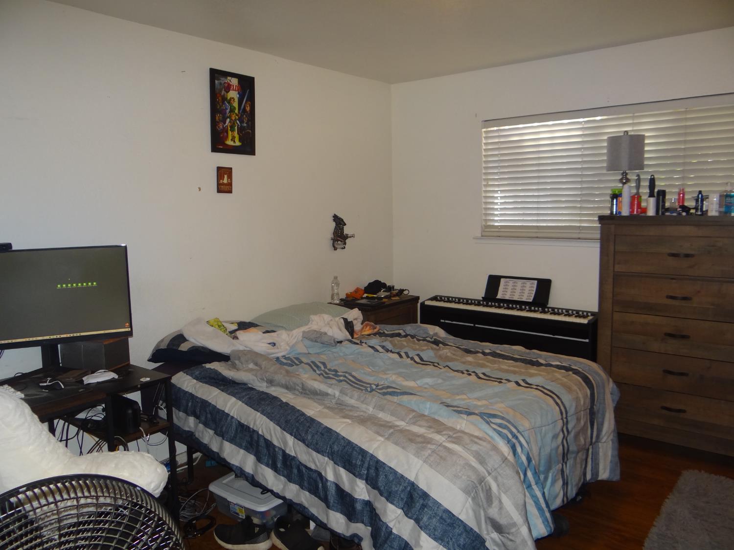 4445 N Emerson Ave, Fresno, CA 93705