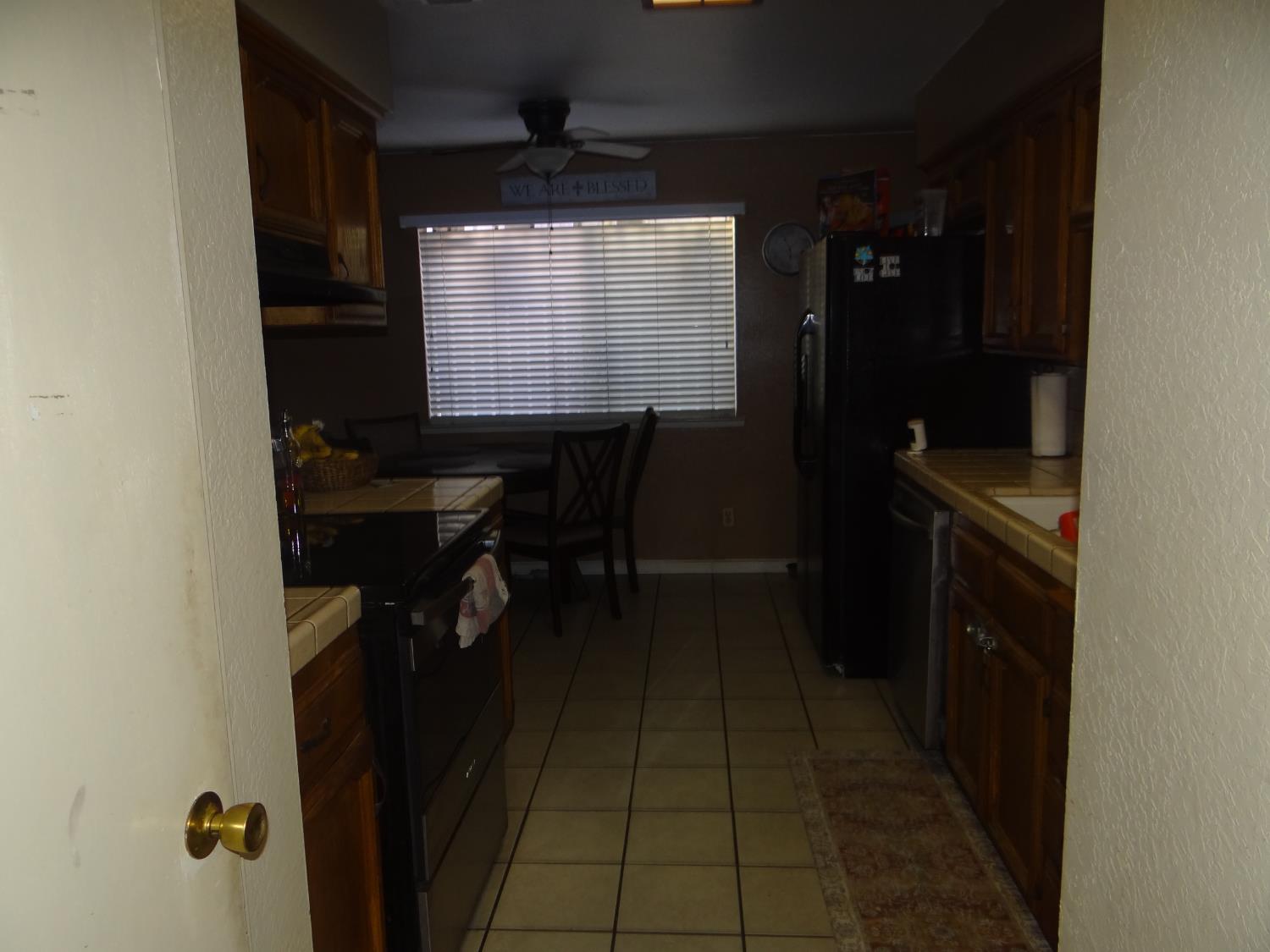 4445 N Emerson Ave, Fresno, CA 93705