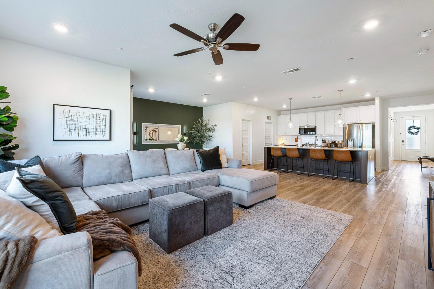 601 Wishon Ave W, Madera, CA 93636