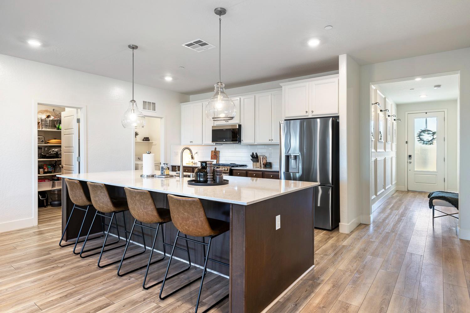 601 Wishon Ave W, Madera, CA 93636