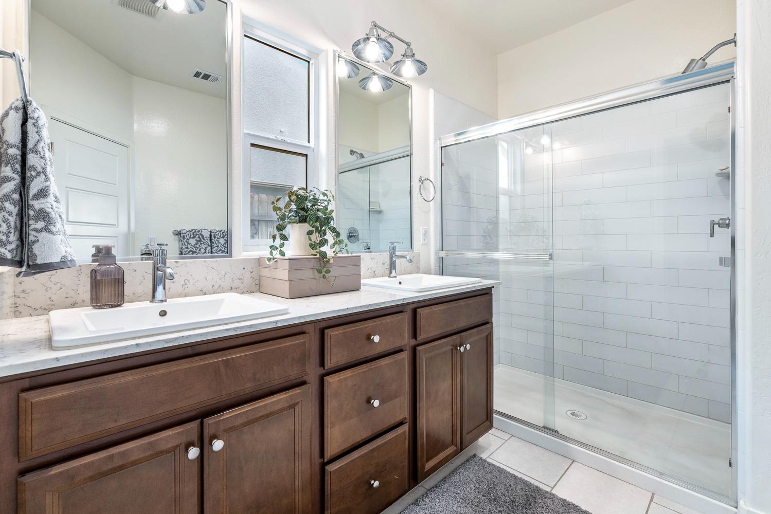 601 Wishon Ave W, Madera, CA 93636