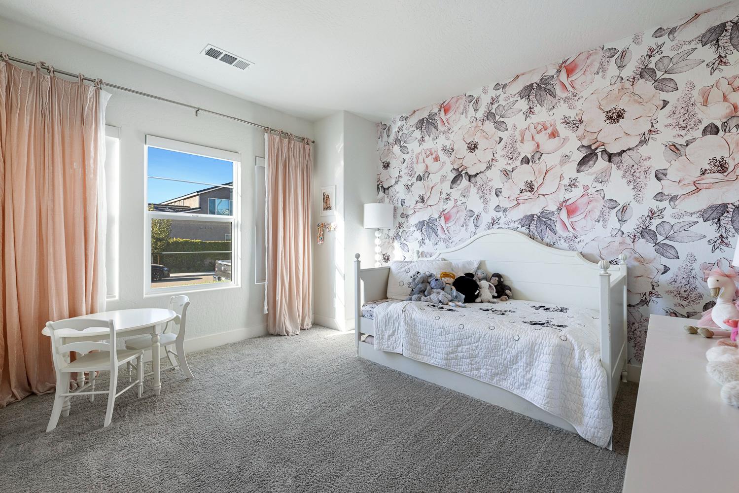 601 Wishon Ave W, Madera, CA 93636