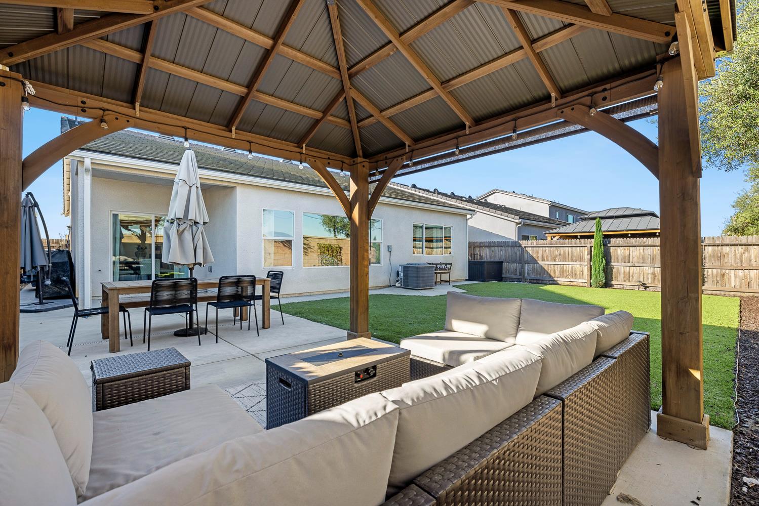 601 Wishon Ave W, Madera, CA 93636