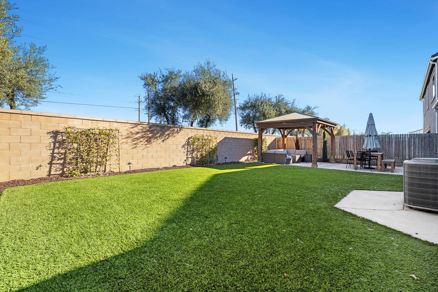 601 Wishon Ave W, Madera, CA 93636