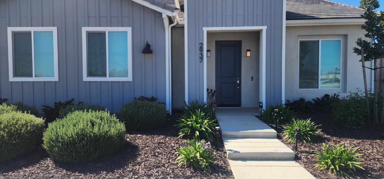 2937 22nd Ave, Kingsburg, CA 93631