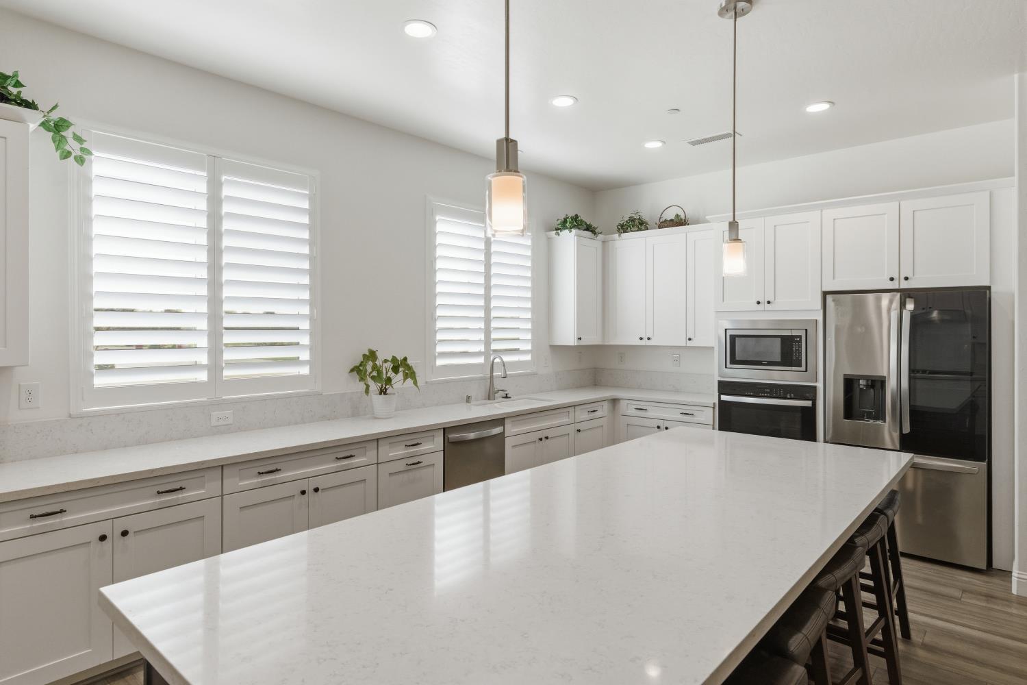 2937 22nd Ave, Kingsburg, CA 93631