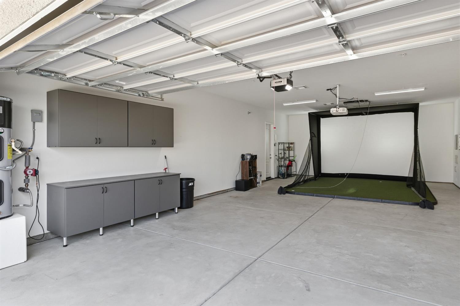 2937 22nd Ave, Kingsburg, CA 93631