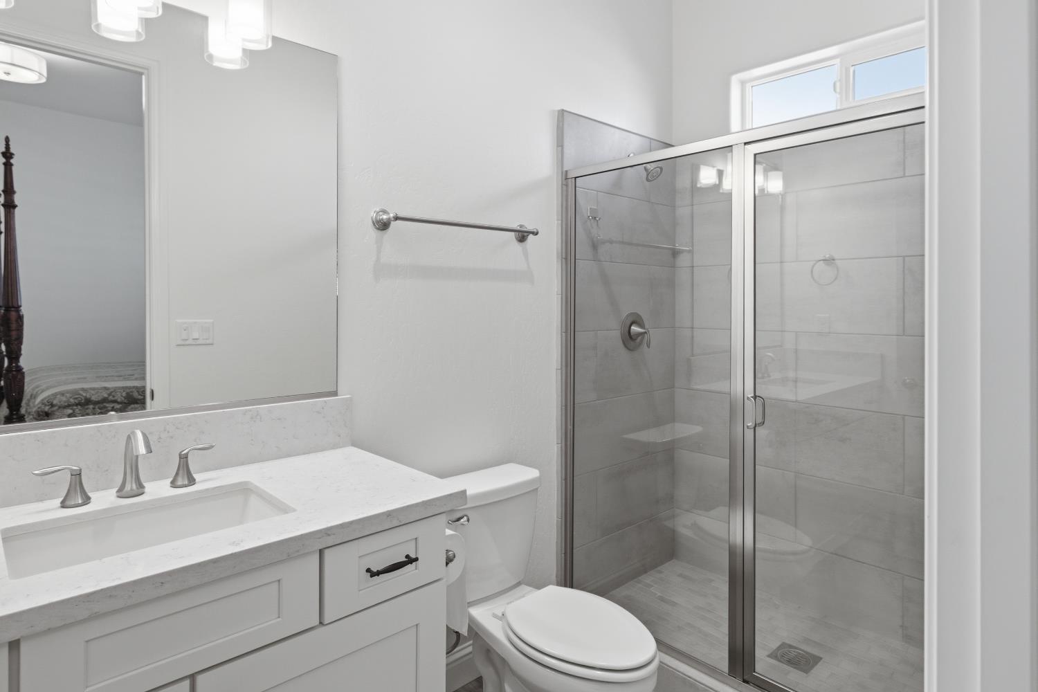 2937 22nd Ave, Kingsburg, CA 93631