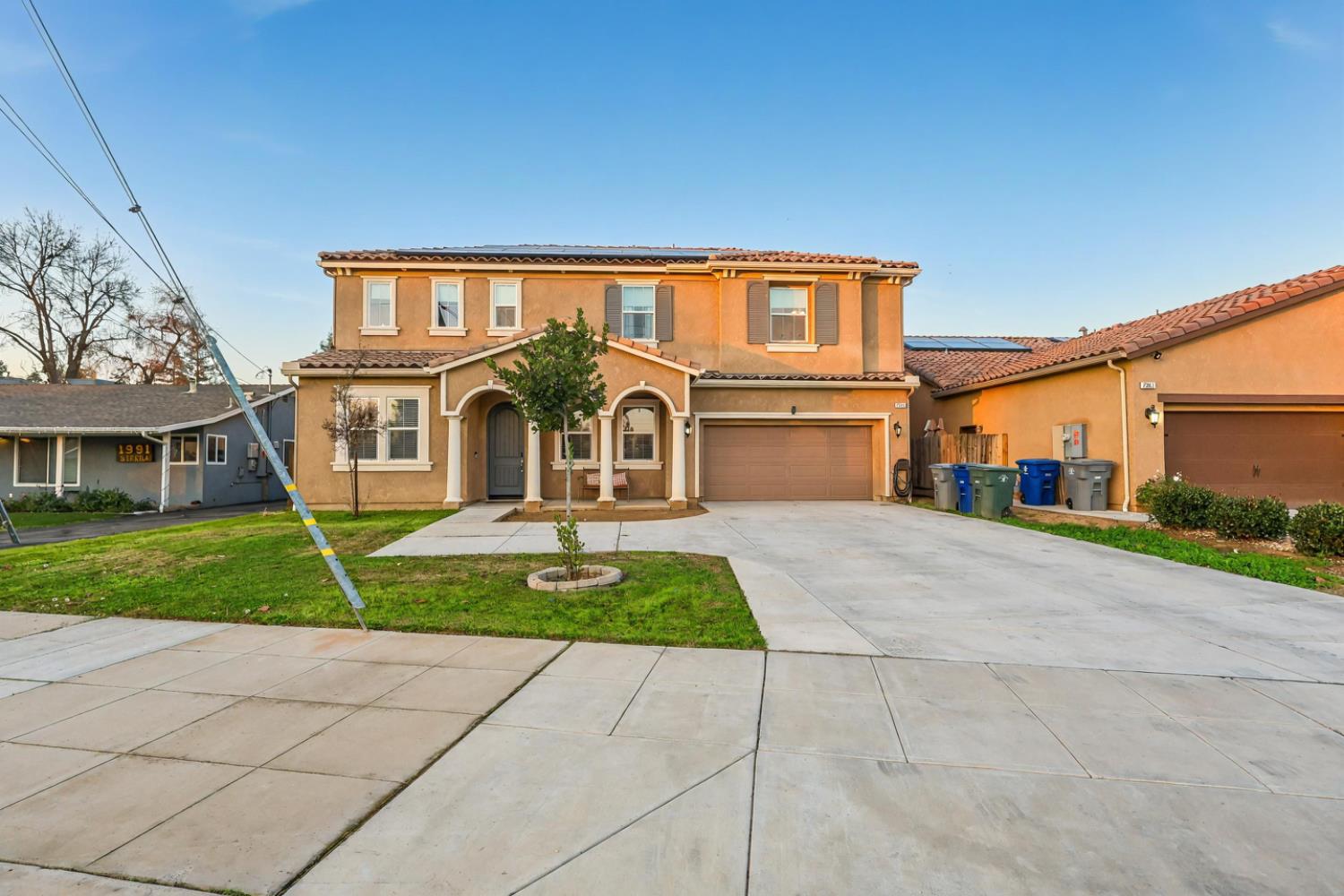 2051 Sierra Ave, Clovis, CA 93611