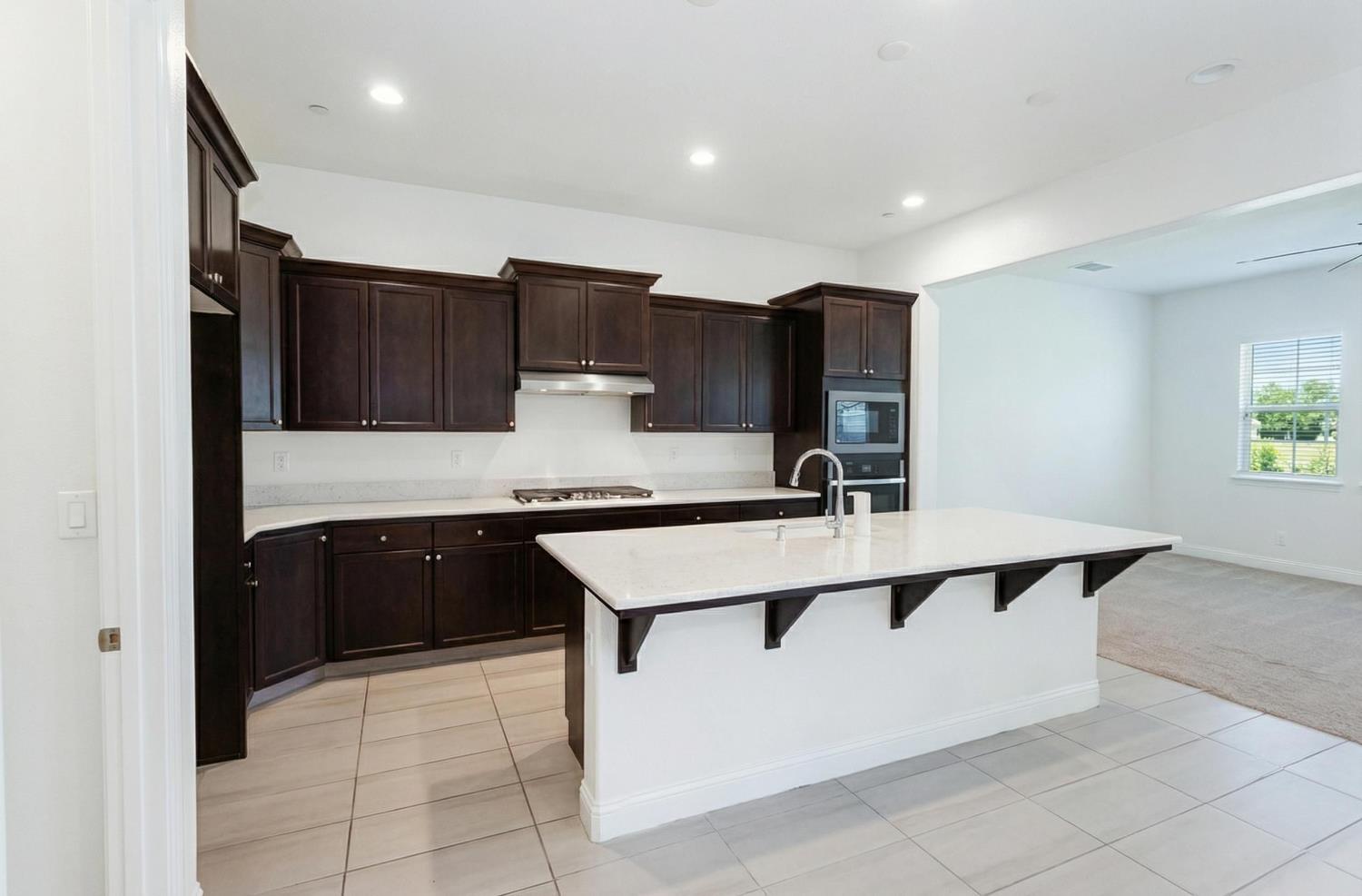 2051 Sierra Ave, Clovis, CA 93611