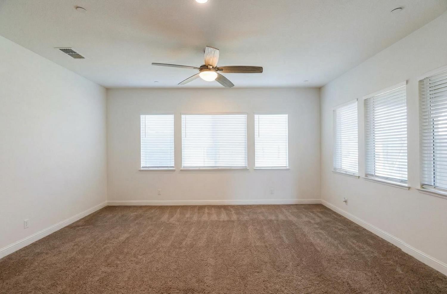 2051 Sierra Ave, Clovis, CA 93611