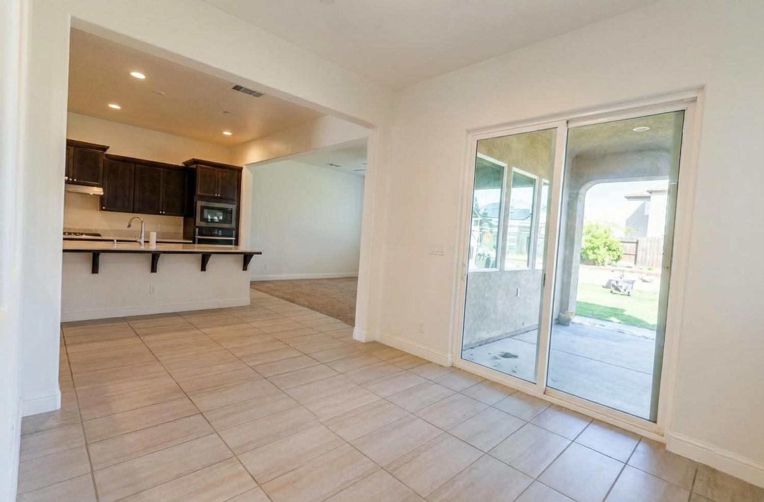 2051 Sierra Ave, Clovis, CA 93611