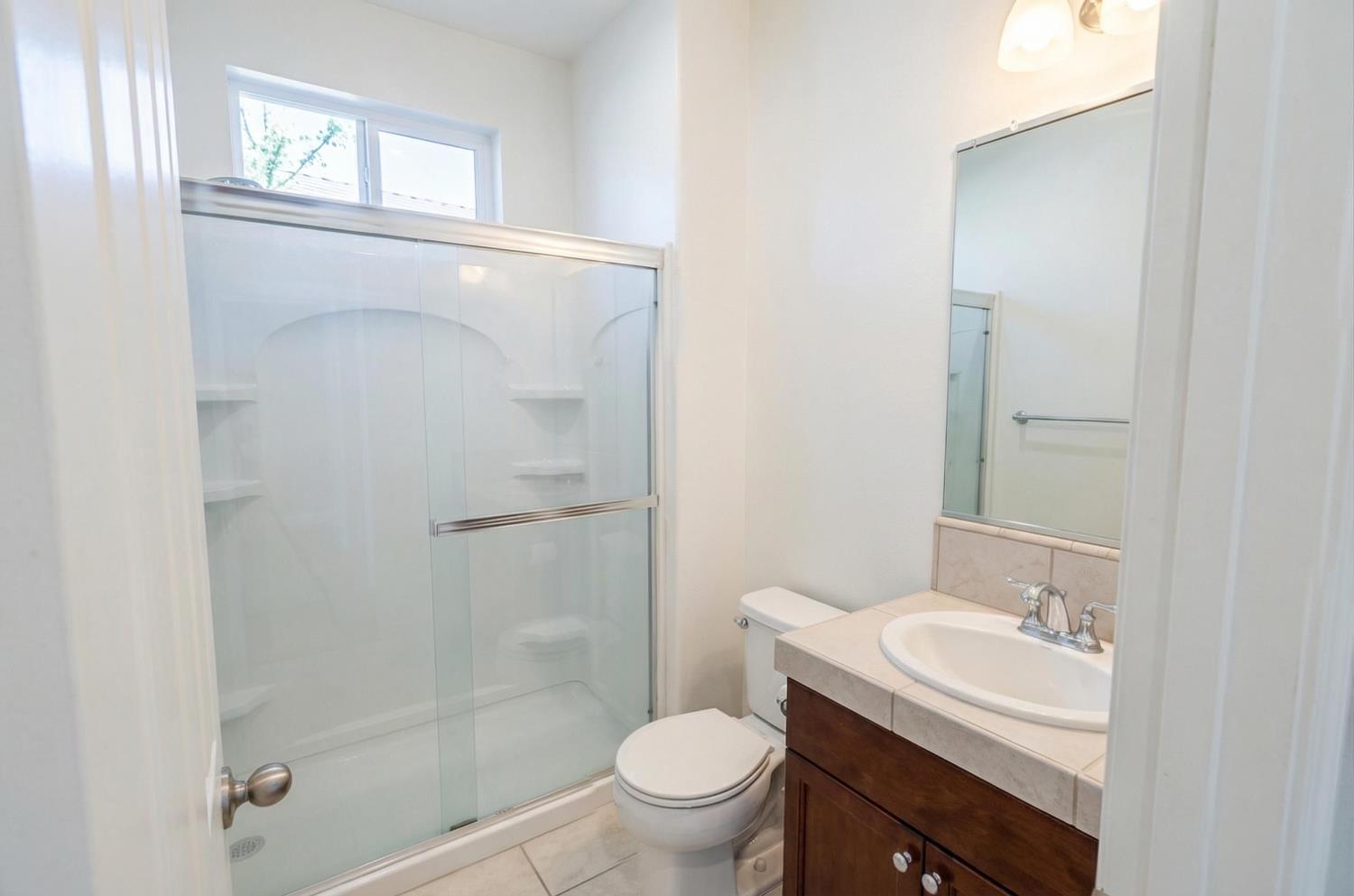 2051 Sierra Ave, Clovis, CA 93611