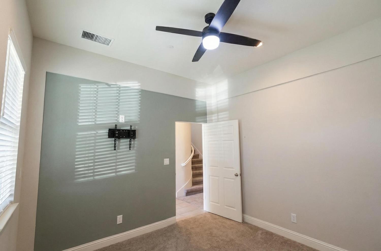 2051 Sierra Ave, Clovis, CA 93611