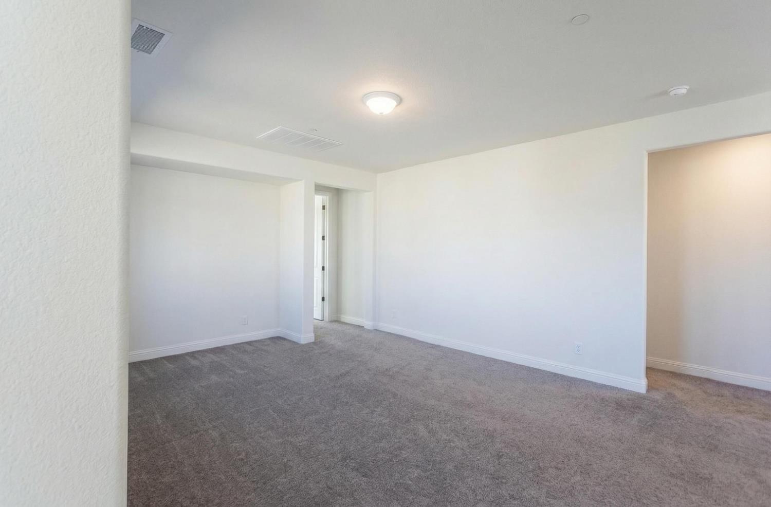 2051 Sierra Ave, Clovis, CA 93611