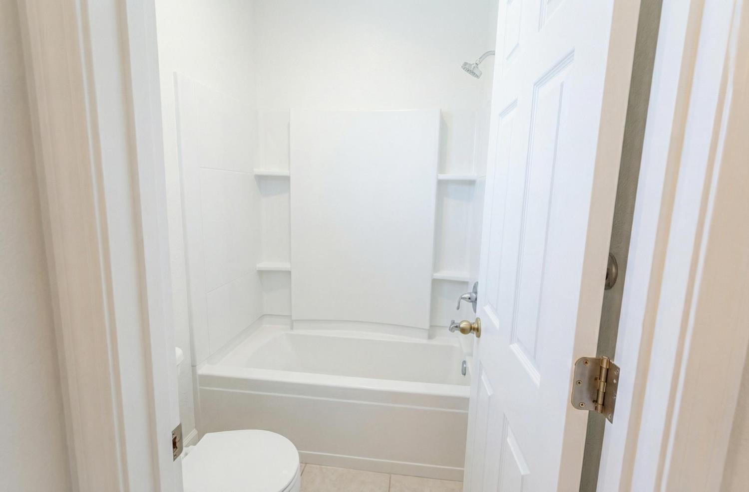 2051 Sierra Ave, Clovis, CA 93611