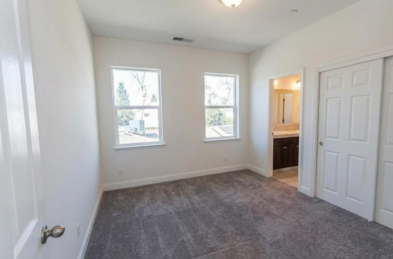 2051 Sierra Ave, Clovis, CA 93611