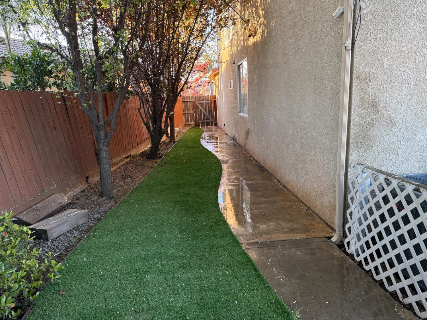 9615 N Willey Ct, Fresno, CA 93720