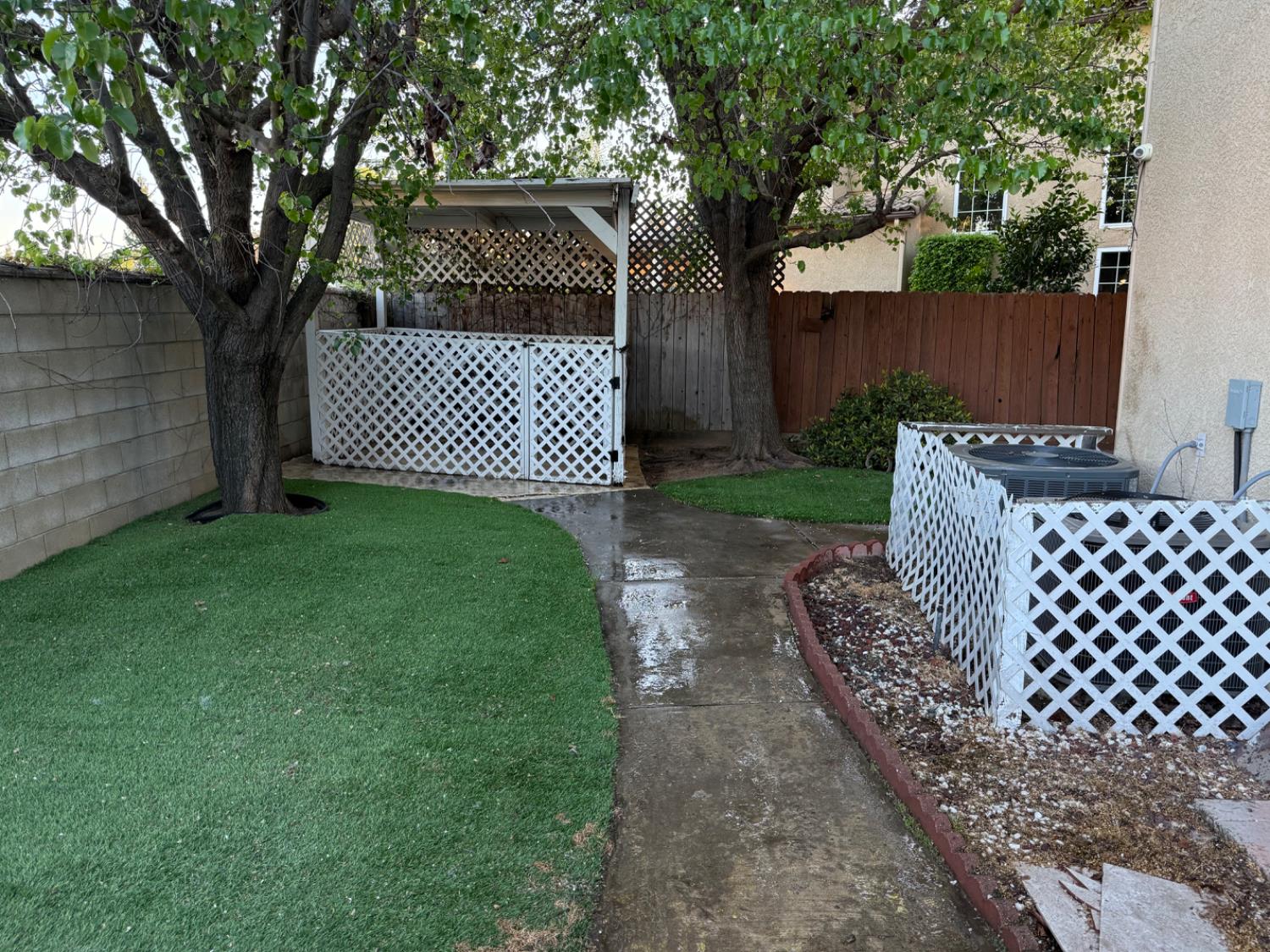 9615 N Willey Ct, Fresno, CA 93720