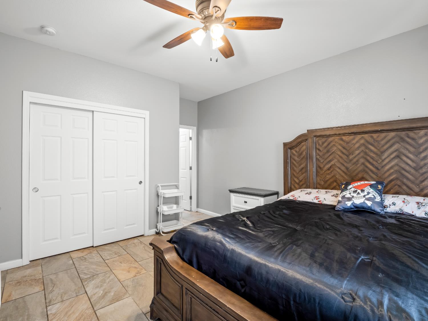 337 Ramona St, Orange Cove, CA 93646