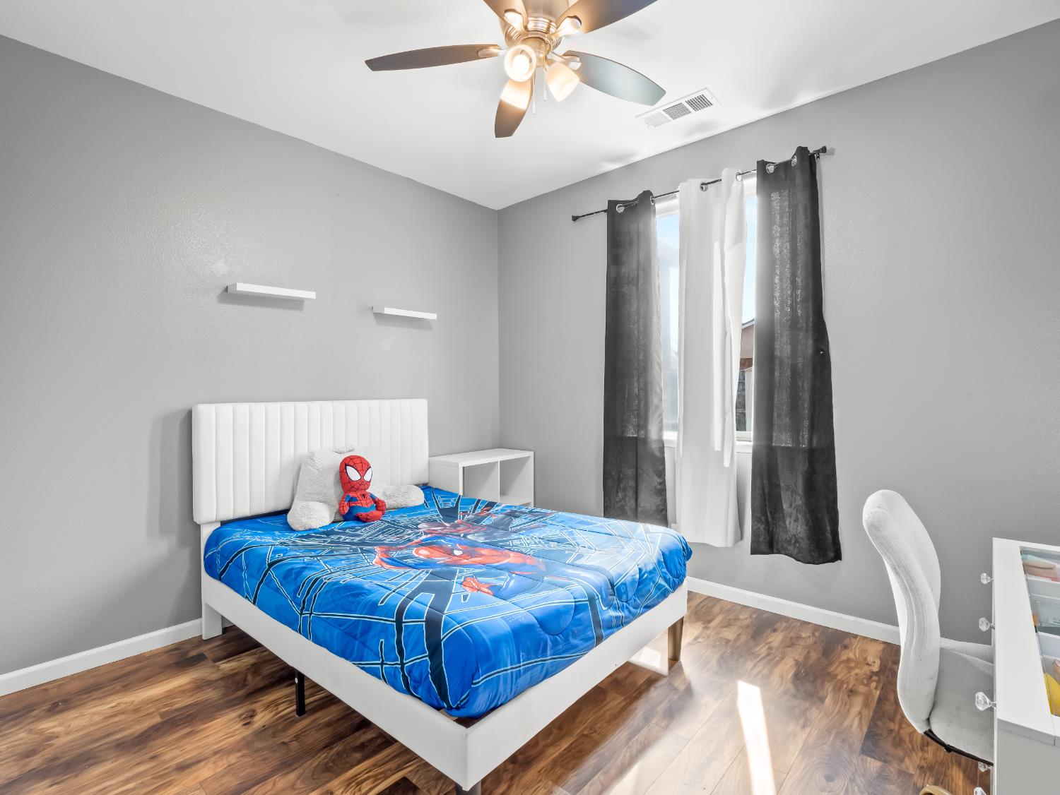 337 Ramona St, Orange Cove, CA 93646