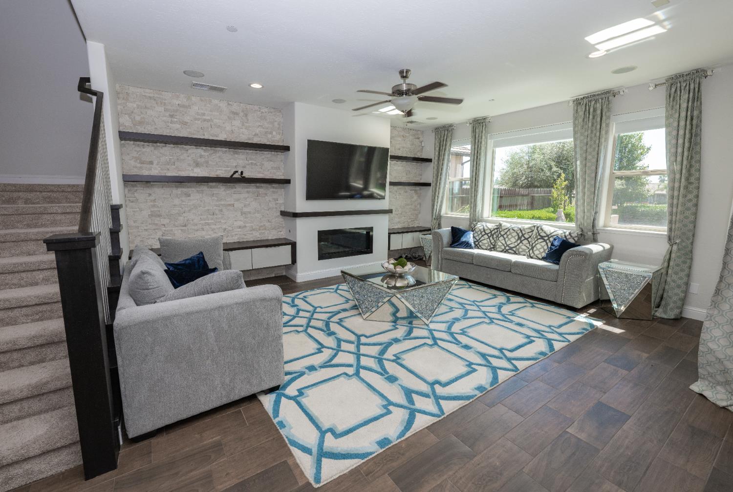 1645 E Benvenuto Dr, Fresno, CA 93730