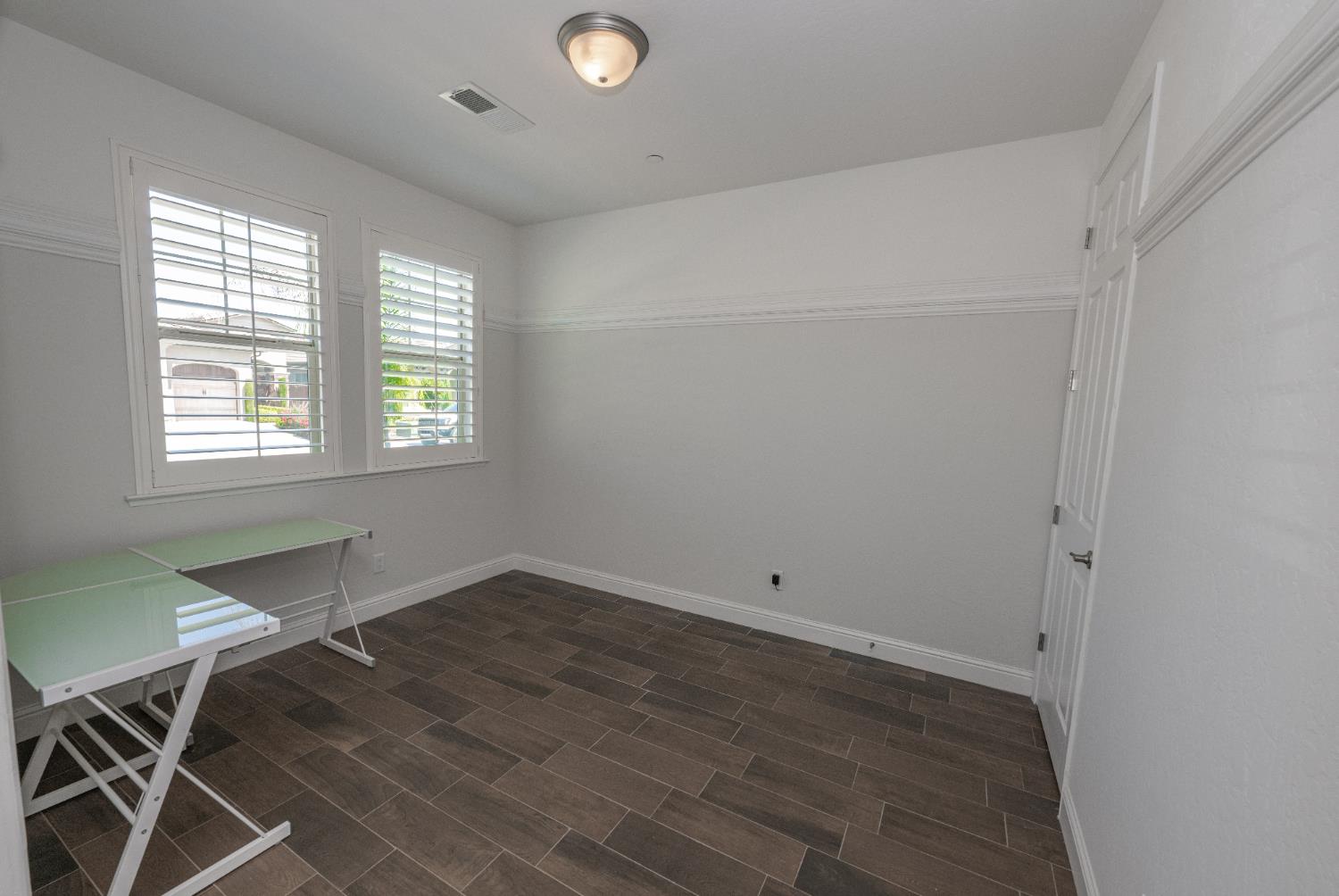 1645 E Benvenuto Dr, Fresno, CA 93730