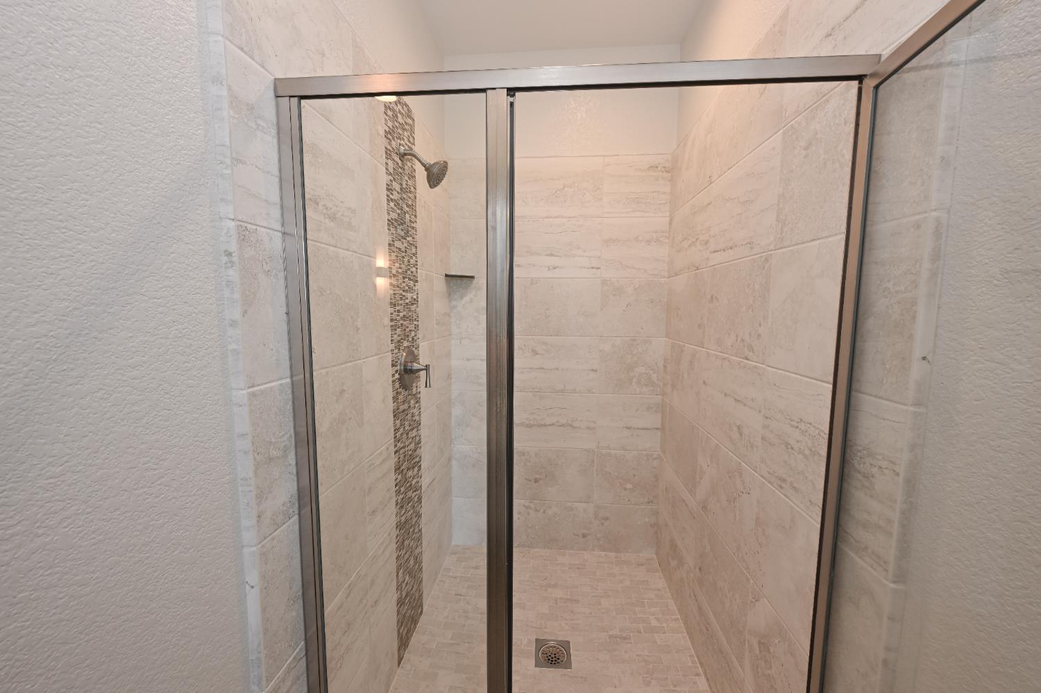 1645 E Benvenuto Dr, Fresno, CA 93730