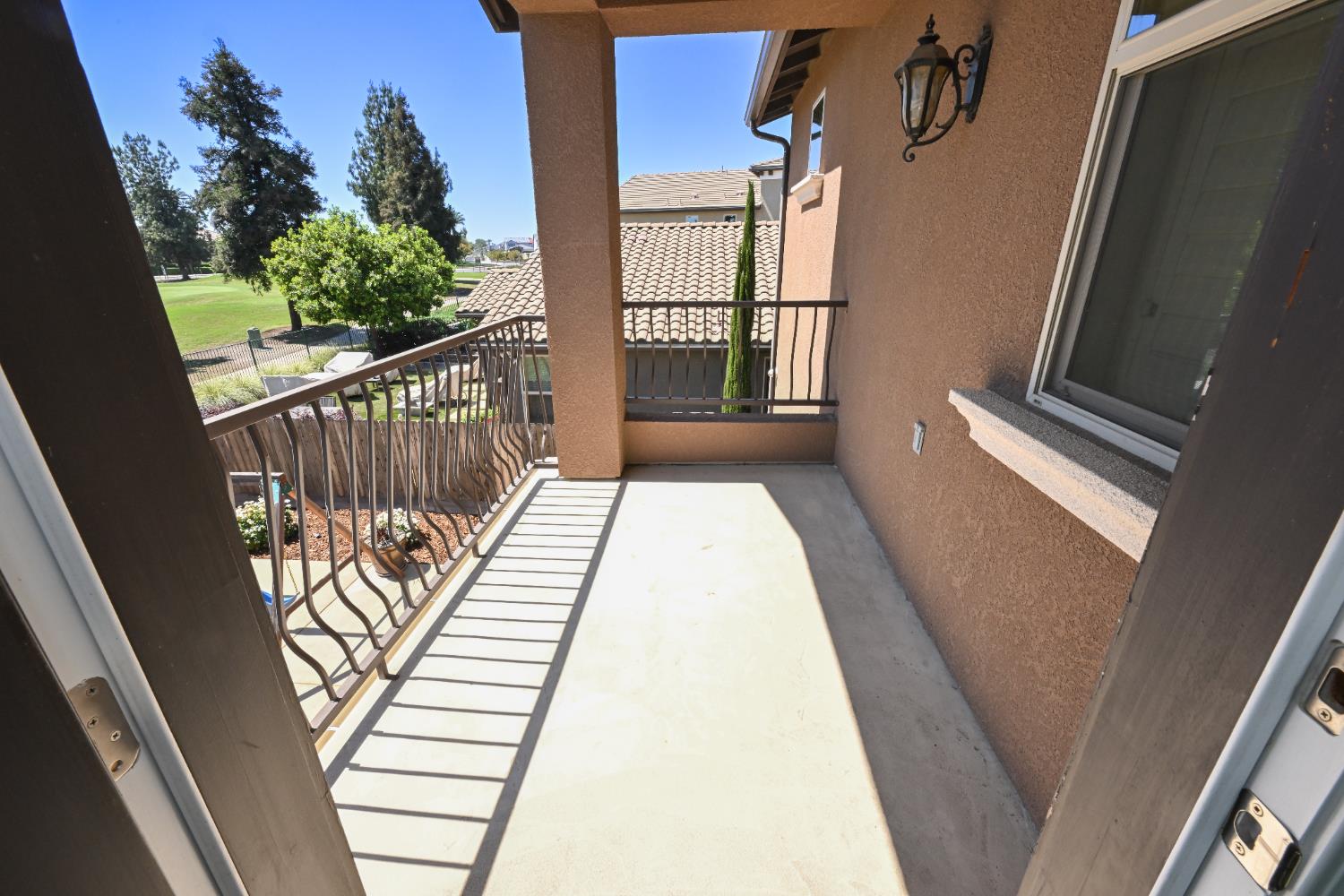 1645 E Benvenuto Dr, Fresno, CA 93730