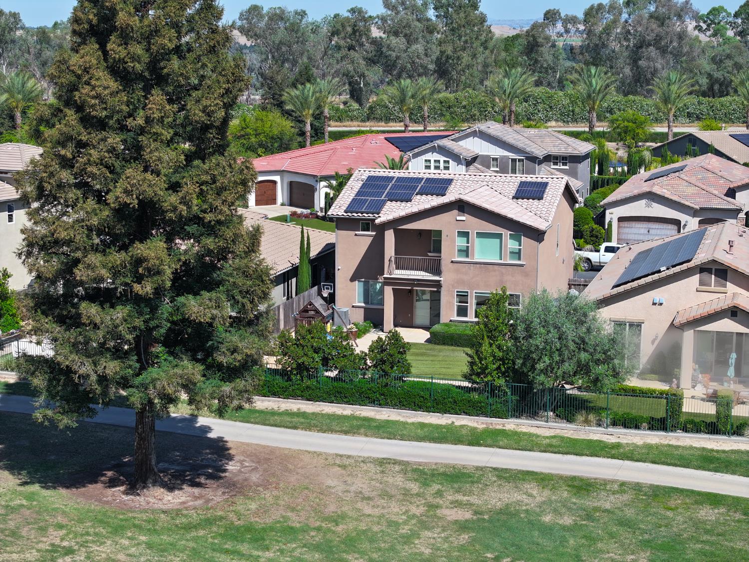 1645 E Benvenuto Dr, Fresno, CA 93730