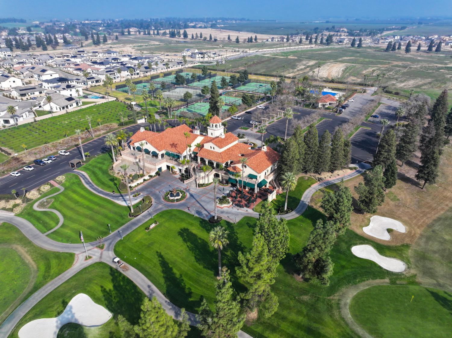 1645 E Benvenuto Dr, Fresno, CA 93730