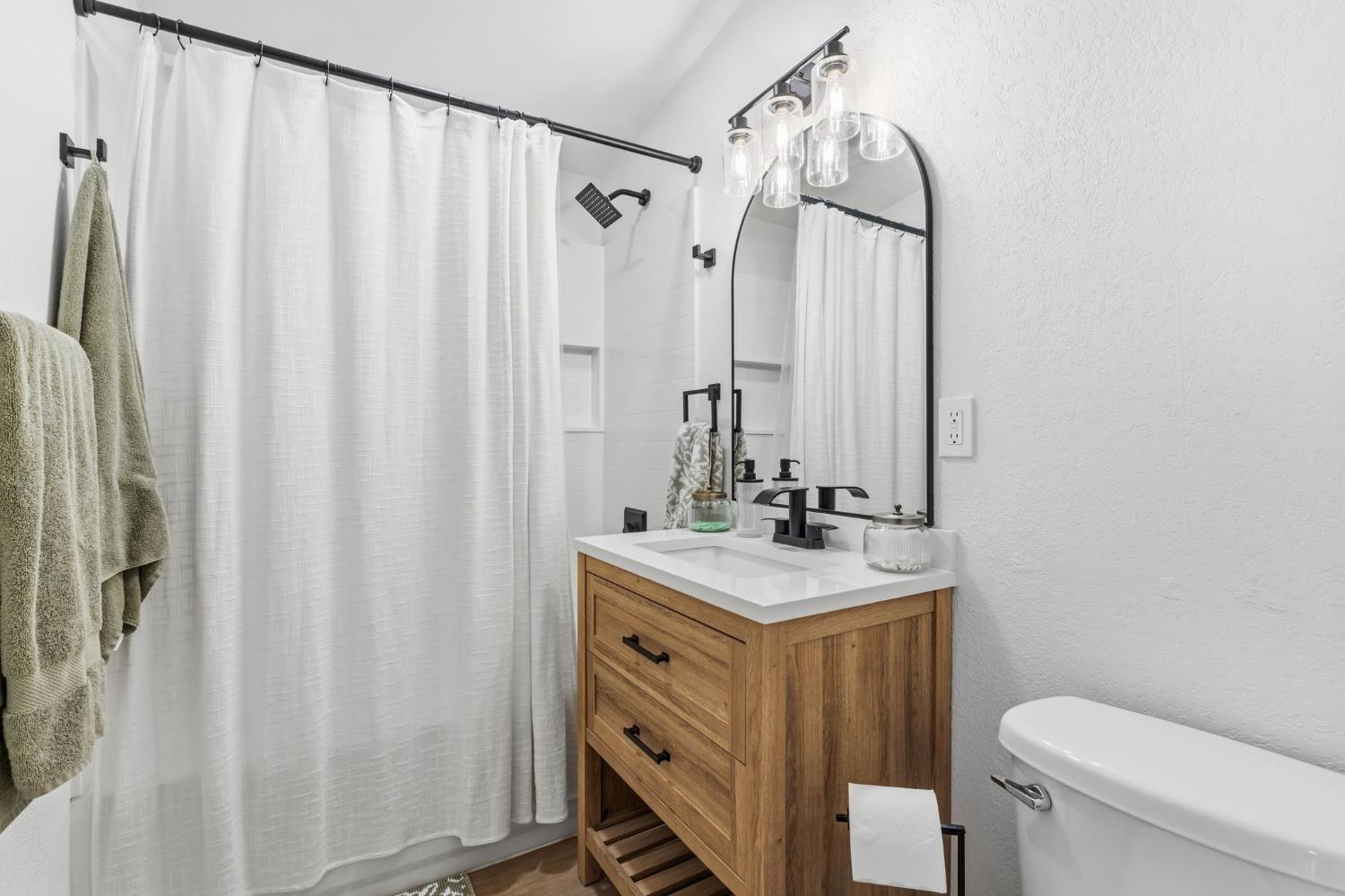 36 Santa Ana Ave, Clovis, CA 93612