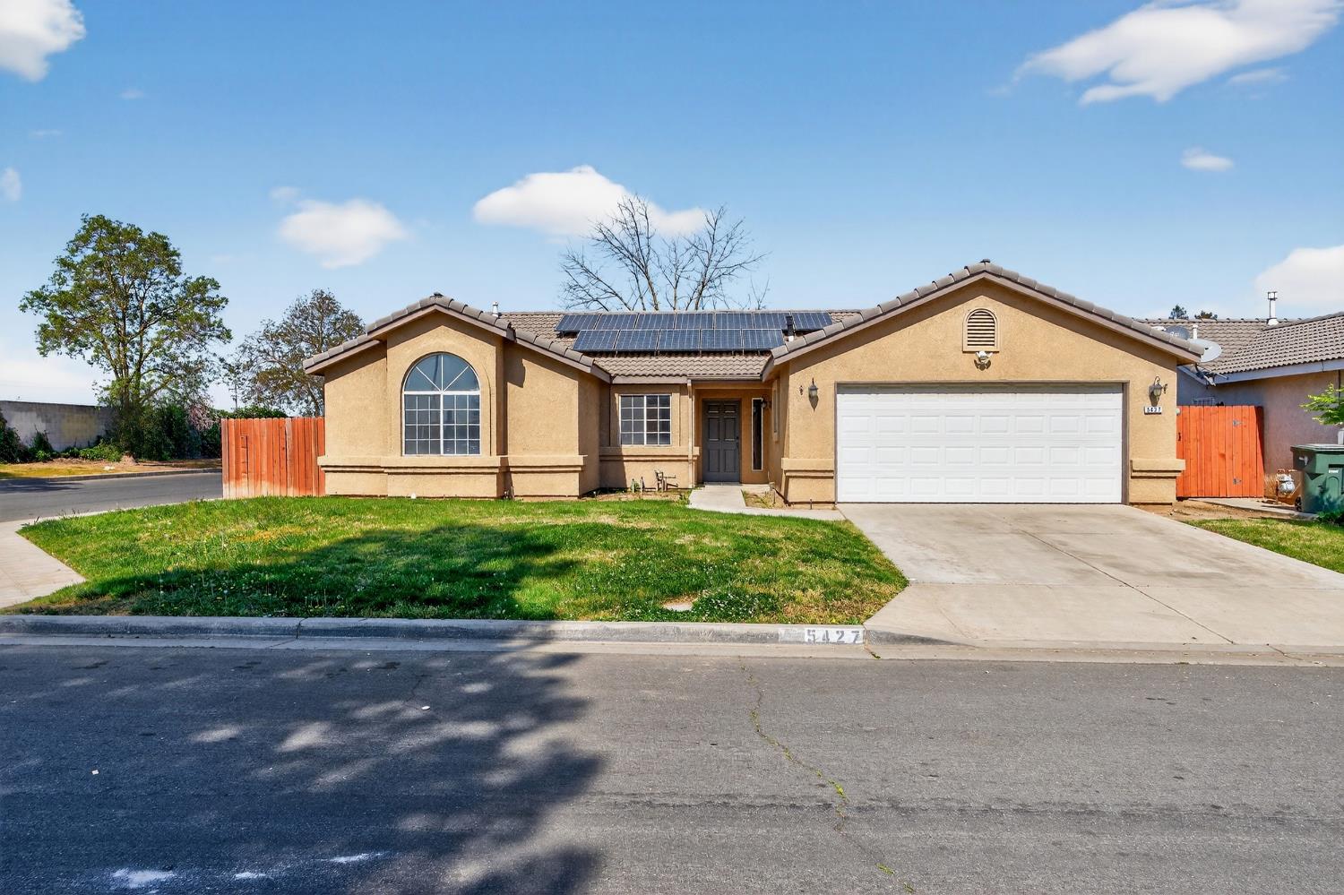 5427 N State St, Fresno, CA 93722