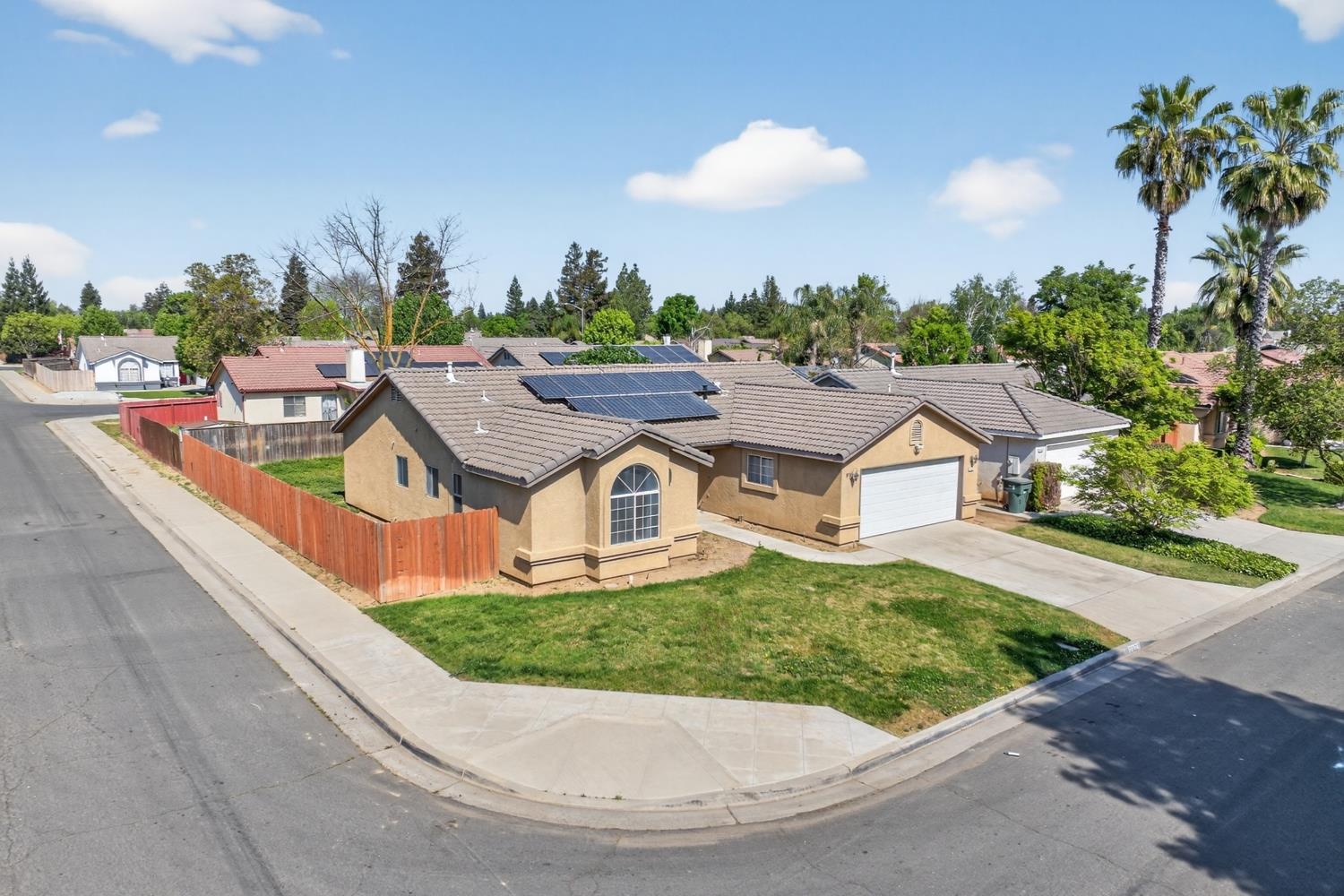 5427 N State St, Fresno, CA 93722